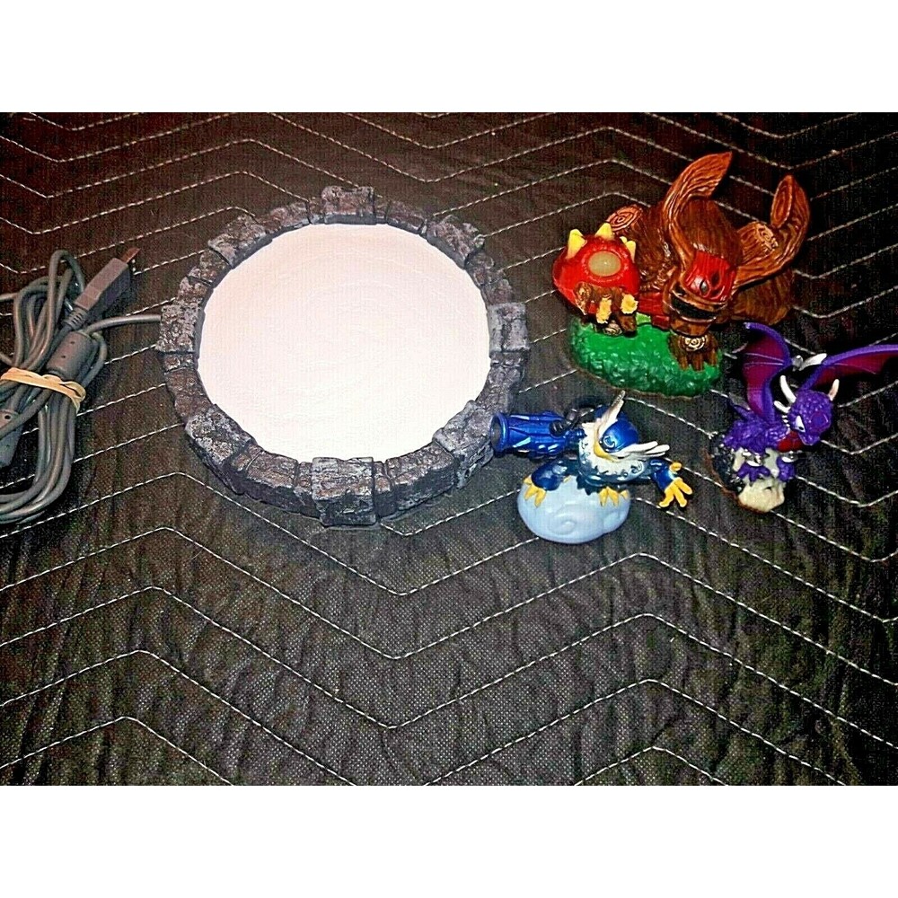 Skylanders Portal of Power Base - 3 Characters Plus Skylanders Giants PS3 Game